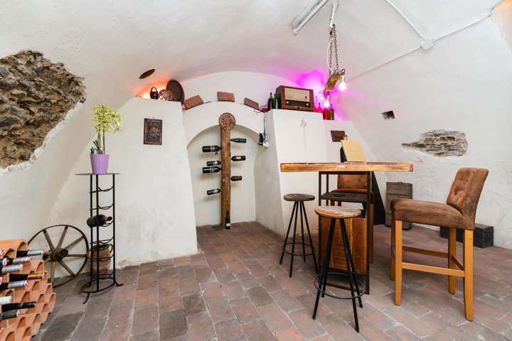 Romantic wine cellar cottage - 1