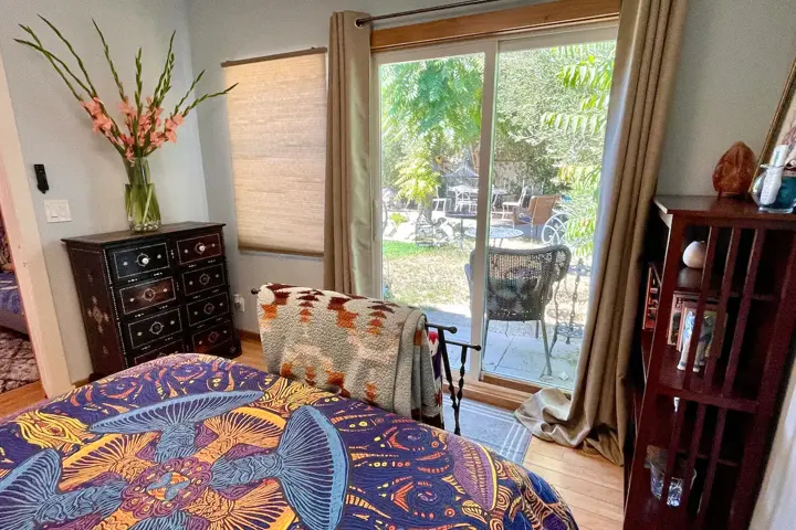 Charming Artsy Retreat w Garden by Park/Shop/Retsr - 1