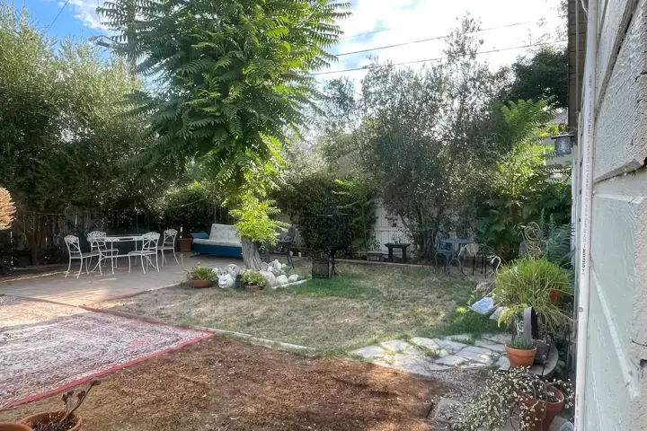 Charming Artsy Retreat w Garden by Park/Shop/Retsr - 2