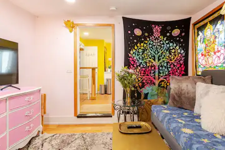 Charming Artsy Retreat w Garden by Park/Shop/Retsr - 3