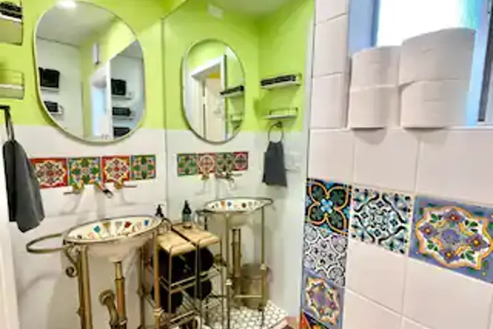 Charming Artsy Retreat w Garden by Park/Shop/Retsr - 6