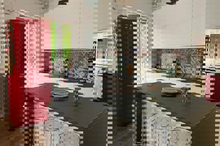 Family home with balconies by the park - 3