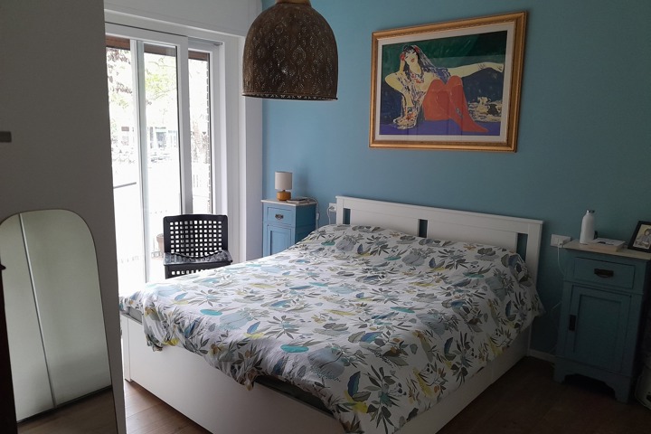 Family home with balconies by the park - 4