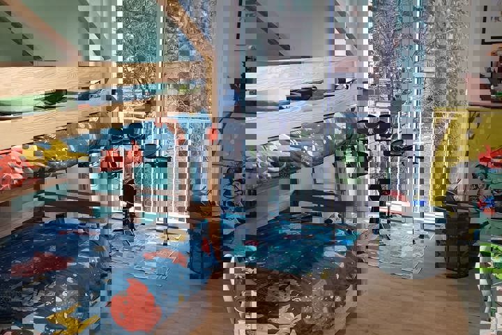 Family home with balconies by the park - 5