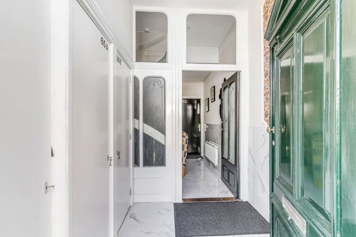 Beautiful 3-room apartment with private parking - 1