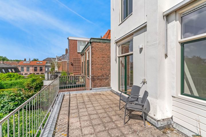 Beautiful 3-room apartment with private parking - 4