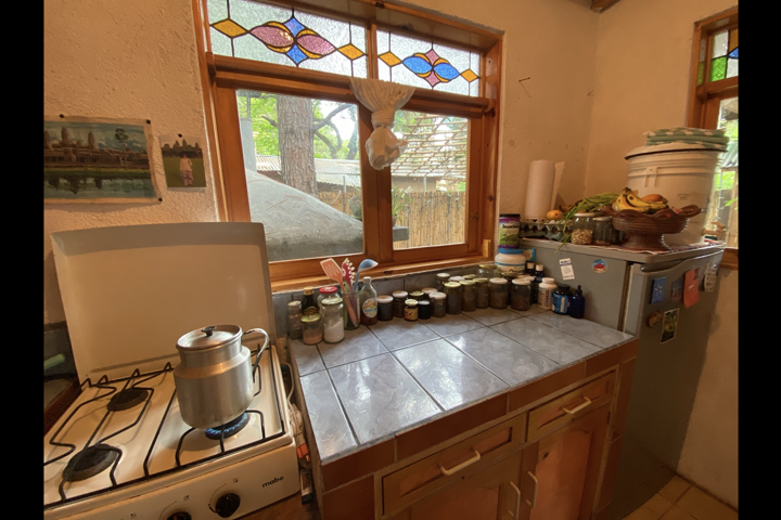 Dreamy Volcano Lake Cottage Retreat - 3