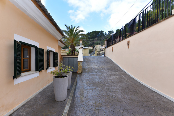 Sea and Mountain view - 32