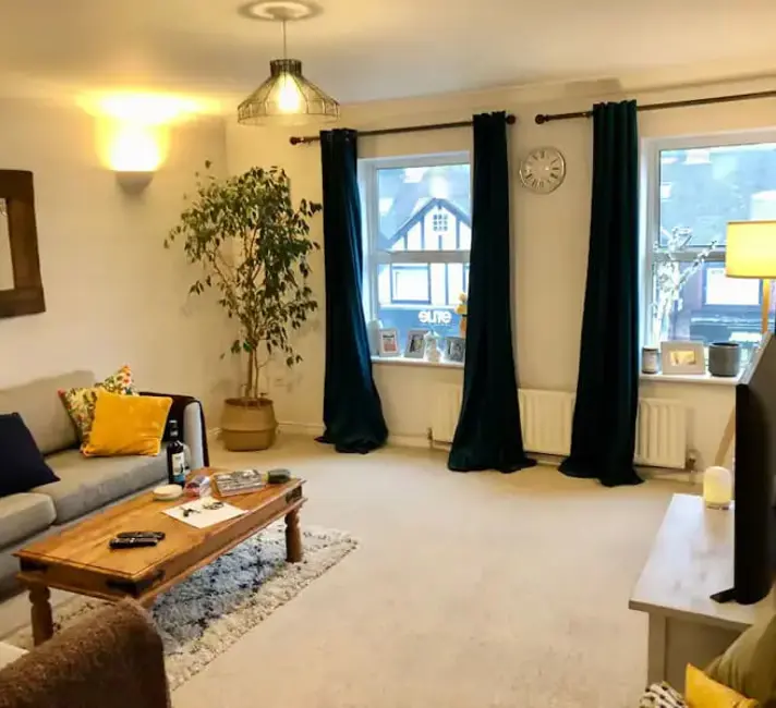 London, England 2 beds · 1 workspace · 62 Mbps WiFi