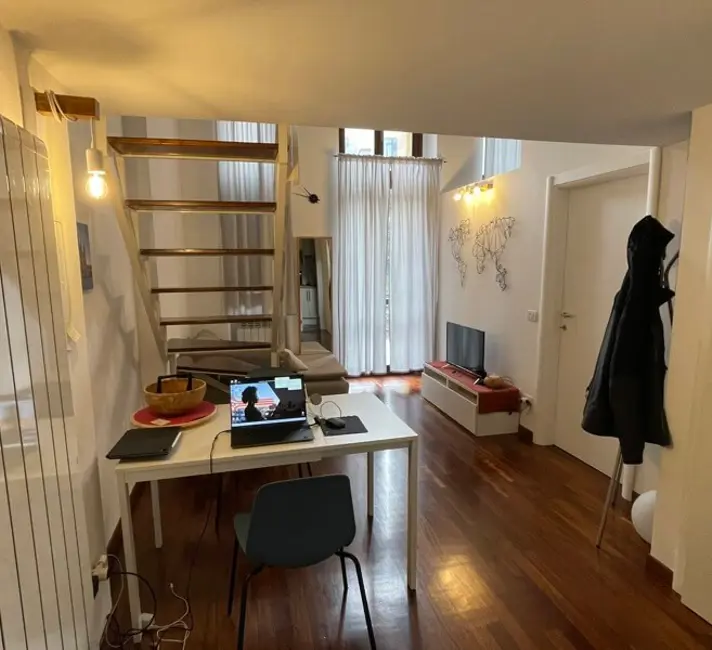 Milan, Italy 2 beds · 1 workspace · 442 Mbps WiFi