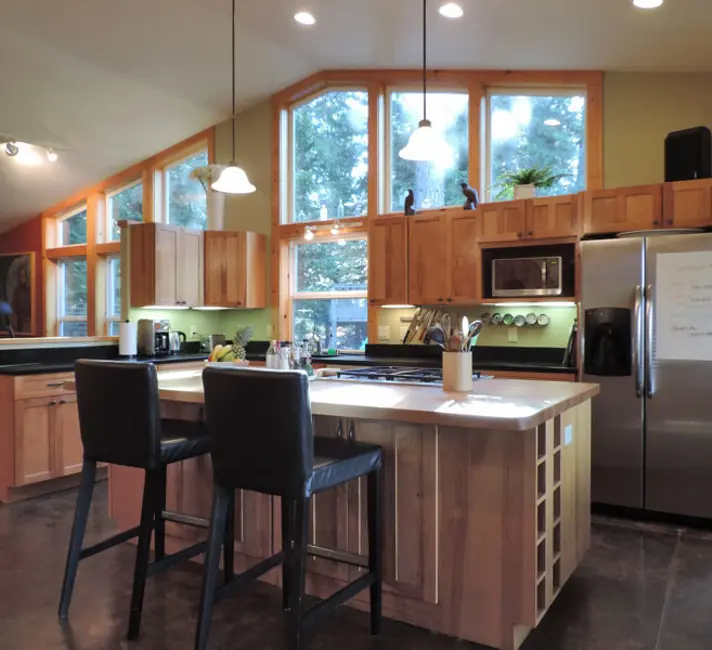 Mount Shasta, CA, USA 3 beds · 1 workspace · 16 Mbps WiFi