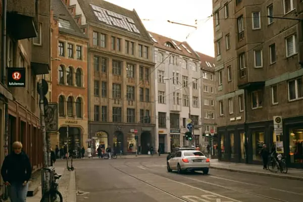 Home Swap Neukölln - Workdays with Cafes and Courtyards Nearby