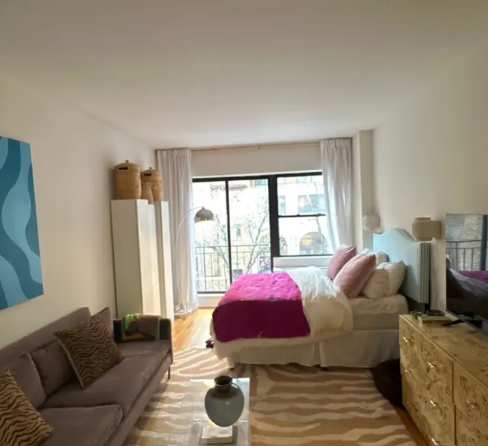 New York City, NY, USA 1 bed · 1 workspace · 471 Mbps WiFi