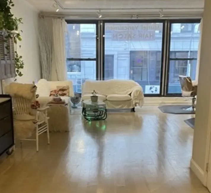 New York City, NY, USA 1 bed · 1 workspace · 500 Mbps WiFi