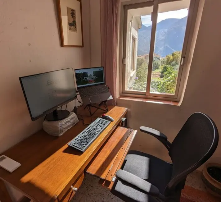 Orgiva, Spain 2 beds · 2 workspaces · 300 Mbps WiFi