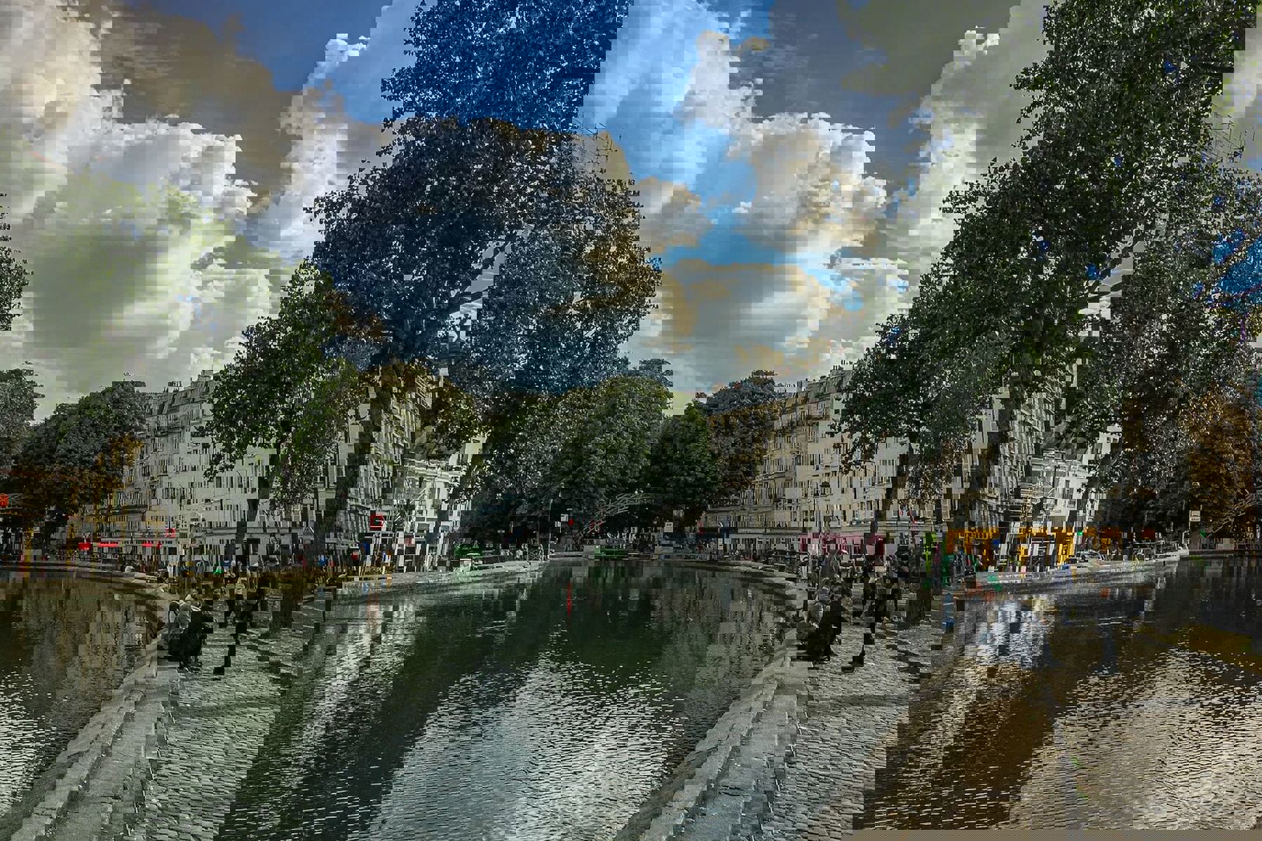 workation in paris canal saint-martin